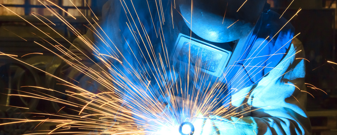 Schweißarbeiten und Reparatur im Metallbau
